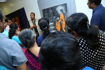 News Photo 2 - U.K. - Arts-Literature - giji_victor_painting_exibition