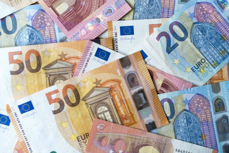 News Photo 1 - Germany - Finance - 19920205budget