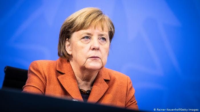 News Photo 1 - Germany - Otta Nottathil - 12120212merkel