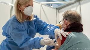 News Photo 1 - Germany - Otta Nottathil - 5220213vaccine