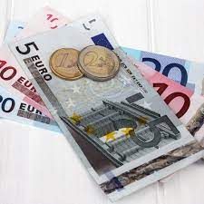 News Photo 1 - Europe - Finance - 30420225euro