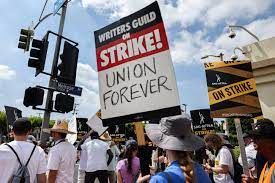 News Photo 1 - America - Cinema - hollywood_strike_called_off