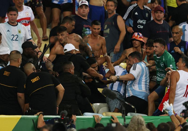 News Photo 1 - Other Countries - Sports - brazil_vs_argentina_maracana_ottamendi