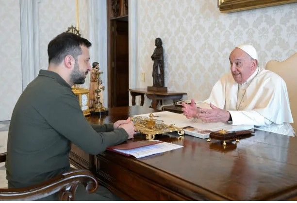 Photo #1 - Europe - Otta Nottathil - Zelensky_visited_pope_francis